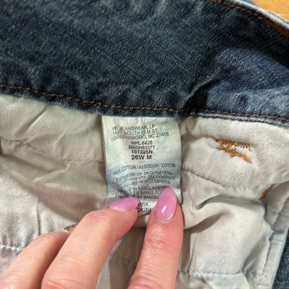 Jean Capri - Picture 5 of 5